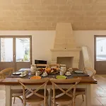 Lamia Del Bosco Con Piscina Villa Ostuni