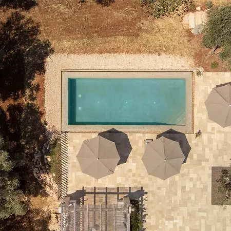 Lamia Del Bosco Con Piscina