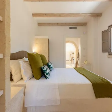 Lamia Del Bosco Con Piscina 빌라 *