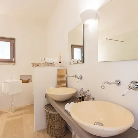 Lamia Del Bosco Con Piscina Willa Ostuni