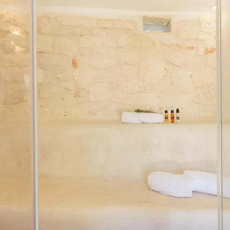 Lamia Del Bosco Con Piscina