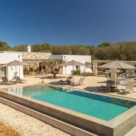 Lamia Del Bosco Con Piscina Willa Ostuni